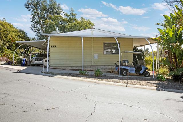 18218 Paradise Mountain Road, Valley Center CA: https://media.crmls.org/mediaz/0e43fcbb-4433-4910-84f1-fb8bf16d17d6.jpg