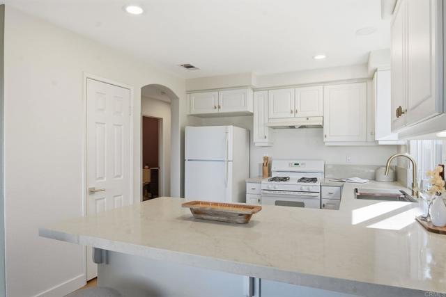 Detail Gallery Image 14 of 63 For 484 Vista San Lucas, San Diego,  CA 92154 - 3 Beds | 3 Baths