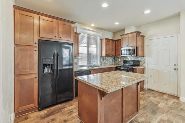 440 Moffet Boulevard, Mountain View CA: https://media.crmls.org/mediaz/0e444ac8-765a-4f20-9732-ba728036deeb.jpg