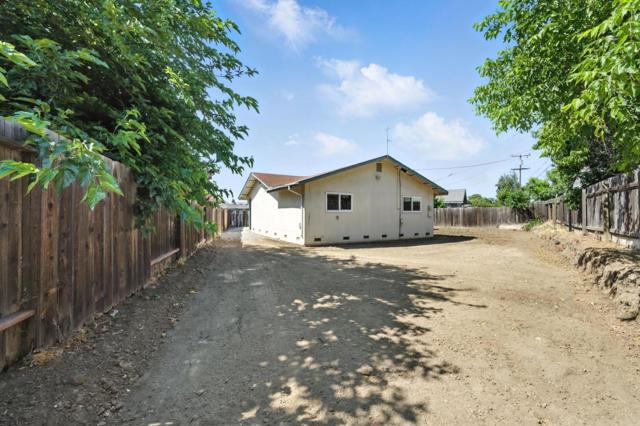 2246 Palmira Way, San Jose CA: https://media.crmls.org/mediaz/0e44588a-bce4-435f-81c2-3489b5f5aa0a.jpg