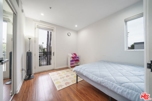 1401 S St Andrews Place, Los Angeles CA: https://media.crmls.org/mediaz/0e44d4a0-e574-42e0-8c98-bb0d33a77dd9.jpg