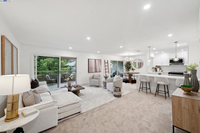 4033 Terra Granada Dr, Walnut Creek CA: https://media.crmls.org/mediaz/0e44dc4d-e680-438f-983e-fa55322b6d02.jpg