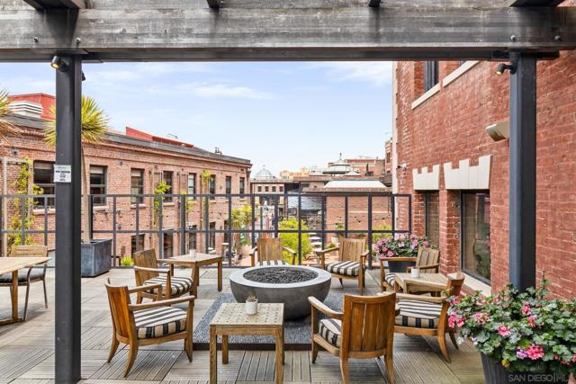 900 N Point St, San Francisco CA: https://media.crmls.org/mediaz/0e44fbb6-bb35-41e2-bf1c-0790e6fb7376.jpg
