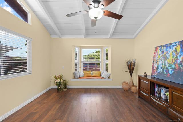 9155 57 Gold Coast Dr, San Diego CA: https://media.crmls.org/mediaz/0e4518c6-6c50-445d-b13c-a731b251e71d.jpg