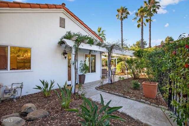 1454 S La Luna Avenue, Ojai CA: https://media.crmls.org/mediaz/0e45566b-50cb-49f7-b34b-ff5095ee8299.jpg
