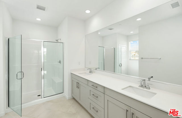 13889 Bell Way, Fontana CA: https://media.crmls.org/mediaz/0e4557de-ab05-44c8-909d-3bd4e3820355.jpg