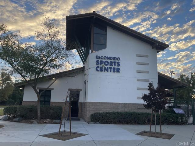 303 Amparo Drive, Escondido CA: https://media.crmls.org/mediaz/0e45b671-2589-412d-a43b-e71896f2d8bb.jpg