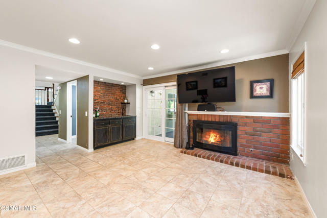 3581 Rachael Avenue, Simi Valley CA: https://media.crmls.org/mediaz/0e45b93f-20f1-4ce9-8dd3-74476c2b6c9e.jpg