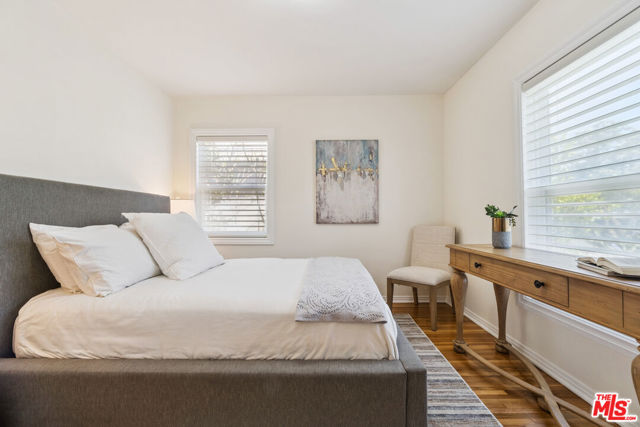 14741 Killion Street, Sherman Oaks CA: https://media.crmls.org/mediaz/0e4663d9-26a6-4b9c-8530-6eae501ad8aa.jpg