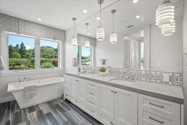 115 Wika Ranch Court, Redwood City CA: https://media.crmls.org/mediaz/0e46c9ff-55d4-454b-961a-9092daafa205.jpg
