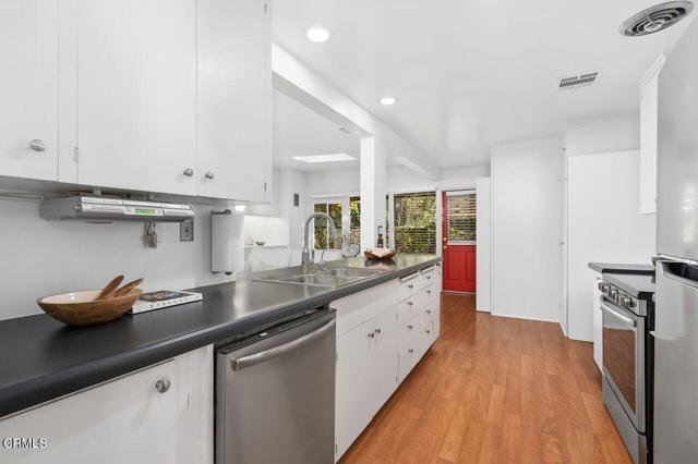 Detail Gallery Image 17 of 40 For 314 San Juan Way, La Canada Flintridge,  CA 91011 - 4 Beds | 2 Baths