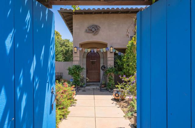 3 Playa Boulevard, Watsonville CA: https://media.crmls.org/mediaz/0e47310c-c826-41ce-a76c-d17c9203f969.jpg