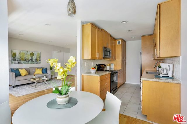 5414 Newcastle Avenue, 65 photo 7