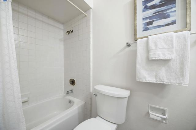 21228 Gary Dr, Hayward CA: https://media.crmls.org/mediaz/0e47ca53-8039-4943-862a-a6174e1d5390.jpg