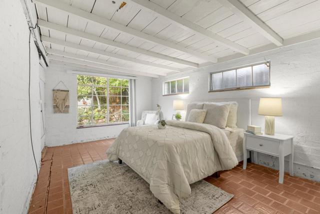 3691 Laguna Avenue, Palo Alto CA: https://media.crmls.org/mediaz/0e485ce9-e67c-48b3-bbf6-4e68a1cfa134.jpg