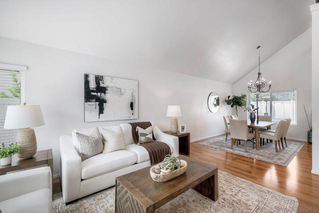 13791 Via Tres Vista, San Diego CA: https://media.crmls.org/mediaz/0e4879e0-20d3-4bc4-9f45-3b81833c9abf.jpg