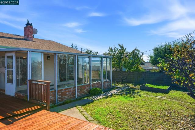 931 N Camino Alto Drive, Vallejo CA: https://media.crmls.org/mediaz/0e488158-1ea4-43ba-adb5-c7e378fff1d9.jpg