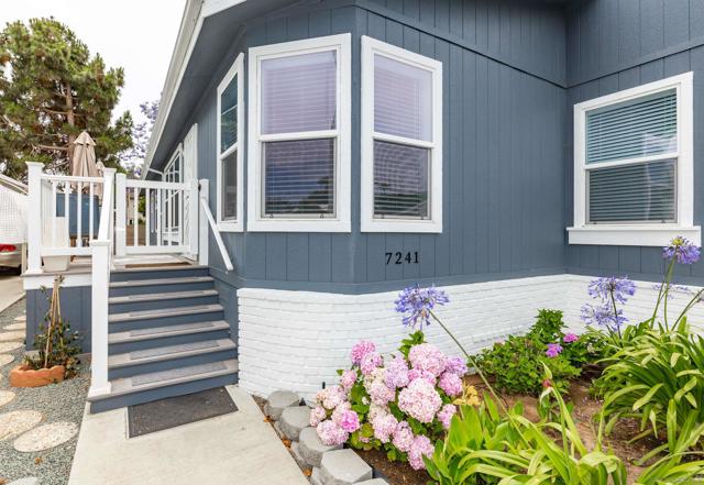 7241 San Luis St, Carlsbad CA: https://media.crmls.org/mediaz/0e48d8d0-edc6-4be4-9be3-7aa3b49b71fa.jpg