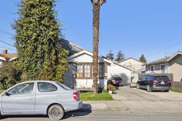 229 Elm Street, Watsonville CA: https://media.crmls.org/mediaz/0e490036-464c-44e2-85ed-e8d0fd9fa8ae.jpg
