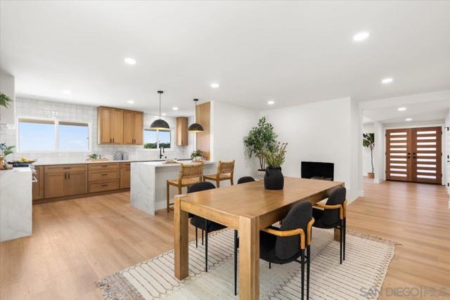 7977 Wetherly St, La Mesa CA: https://media.crmls.org/mediaz/0e492833-8b3e-4614-99b4-439397119240.jpg