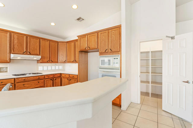 79528 Morning Glory Court, La Quinta CA: https://media.crmls.org/mediaz/0e49862d-5c6f-441b-8020-a986499836fe.jpg