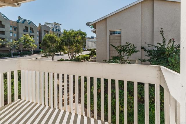 Detail Gallery Image 18 of 34 For 4094 Mahaila Ave #B,  San Diego,  CA 92122 - 3 Beds | 2/1 Baths