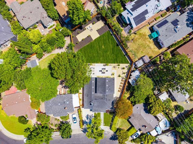 2330 Sierra Court, Palo Alto CA: https://media.crmls.org/mediaz/0e49f3da-5442-4a0c-bef3-601aeb9a2550.jpg