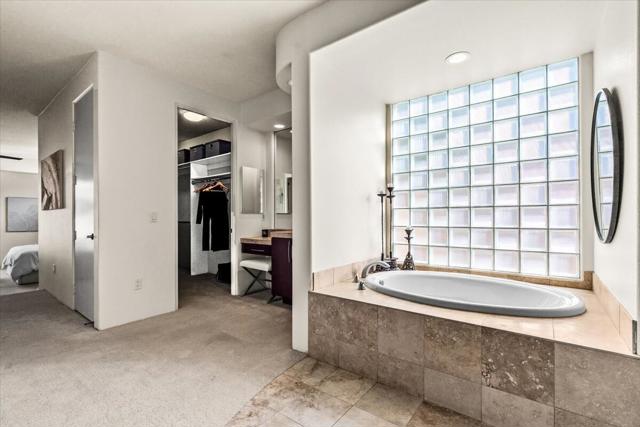 Image 37 of 43 For 50380 Via Serenidad