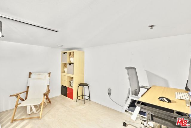 13320 Beach Avenue, Marina del Rey CA: https://media.crmls.org/mediaz/0e4a77c8-837e-4ebe-97e6-4a555b56cade.jpg