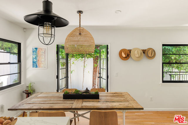 8421 Kirkwood Drive, Los Angeles CA: https://media.crmls.org/mediaz/0e4aa37b-2750-4c5a-8809-b4c5a78e549e.jpg