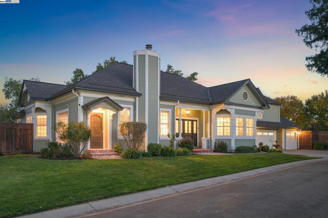 3801 Mohr Ave, Pleasanton CA: https://media.crmls.org/mediaz/0e4aced2-40fa-4170-93ec-177677f51bb5.jpg