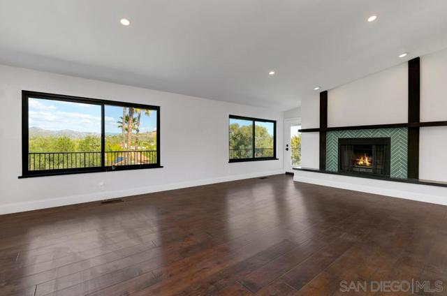 1080 Landavo Rancho Rd, Escondido CA: https://media.crmls.org/mediaz/0e4afd44-fb3e-4676-9dd9-2871041d3b69.jpg