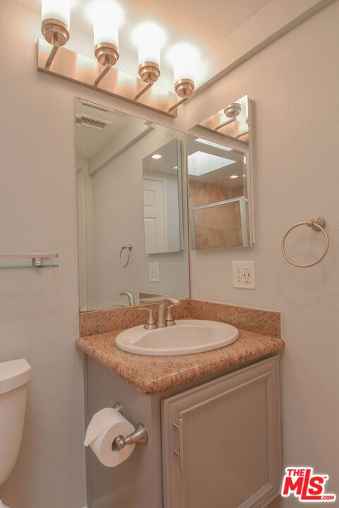 12530 Venice Boulevard, Los Angeles CA: https://media.crmls.org/mediaz/0e4ba1c3-ba8a-4743-a7a9-ec108092efa1.jpg