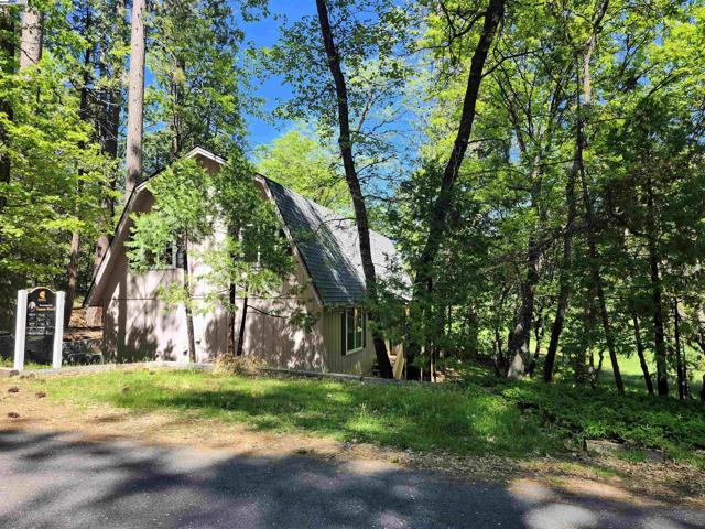 23875 Marshall Way, Twain Harte CA: https://media.crmls.org/mediaz/0e4c3158-31df-438e-8c16-9ba998cc38b0.jpg