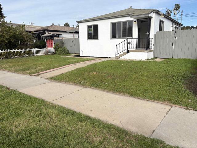 Detail Gallery Image 3 of 17 For 1929 D Ave, National City,  CA 91950 - 1 Beds | 1 Baths