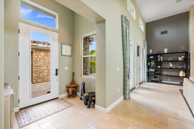 17 Emerald Court, Rancho Mirage CA: https://media.crmls.org/mediaz/0e4c9794-57f4-4600-b66c-e052b8e72d88.jpg