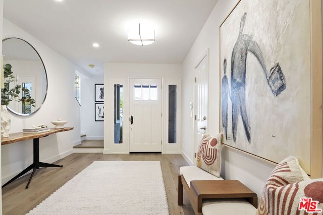 1305 Duende Lane, Pacific Palisades CA: https://media.crmls.org/mediaz/0e4d1d18-8c0f-41b7-9c66-b41a651cb19e.jpg