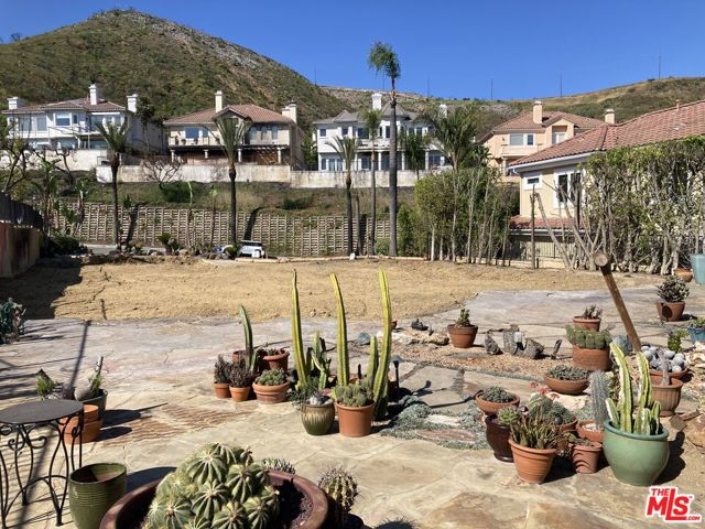 16814 Calle Bellevista, Pacific Palisades CA: https://media.crmls.org/mediaz/0e4ef698-2f57-452a-b147-306fa5f620a3.jpg