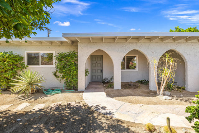 1423 N Avenida Caballeros, Palm Springs, CA 92262