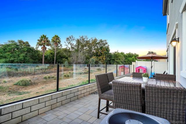 28079 Harvest Ct, Valley Center CA: https://media.crmls.org/mediaz/0e4f32ca-78b5-4f64-afc0-176e5dd66c02.jpg