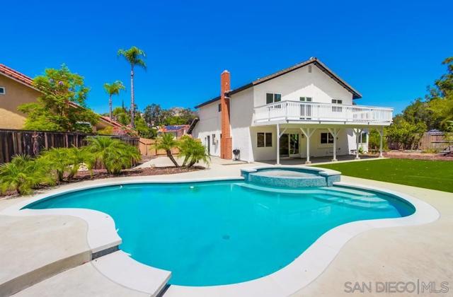 12709 Treeridge Ter, Poway CA: https://media.crmls.org/mediaz/0e4f857a-bfa0-47c0-91ec-5f2840f76741.jpg