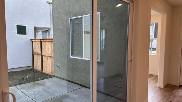 2817 Earthened Walk, Sacramento CA: https://media.crmls.org/mediaz/0e5040ea-5b60-4327-9ed0-cfe4eaf9f7a7.jpg