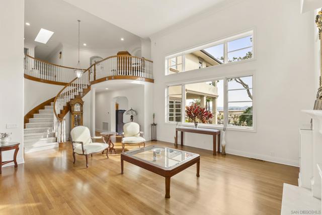 617 Gage Drive, San Diego CA: https://media.crmls.org/mediaz/0e5058e5-c2ad-49c0-8587-11a31beffc80.jpg