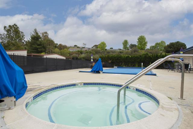 4402 Shearwater Way, Oceanside CA: https://media.crmls.org/mediaz/0e507b58-715b-4bf9-841e-01afc46279b4.jpg