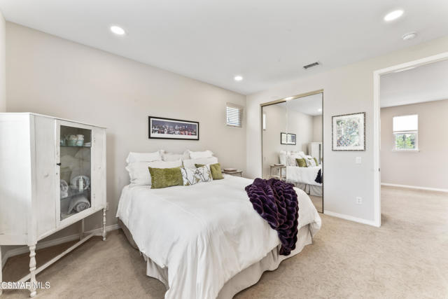 4543 Silverbell Circle, Moorpark CA: https://media.crmls.org/mediaz/0e509e2e-afdd-4f7a-804c-f3ddcc6e6caa.jpg
