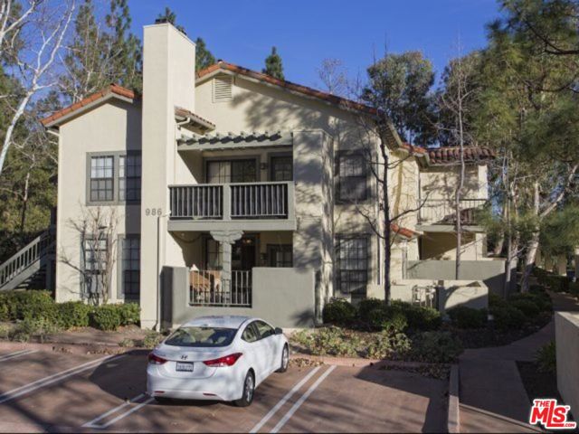 973 WESTCREEK Lane, Westlake Village CA: https://media.crmls.org/mediaz/0e509e9f-06b5-4c51-aabb-57fa6b1a115d.jpg