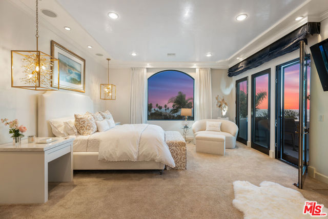 30532 MORNING VIEW Drive, Malibu CA: https://media.crmls.org/mediaz/0e51dac2-7599-43fd-9caf-f428bd4e607d.jpg