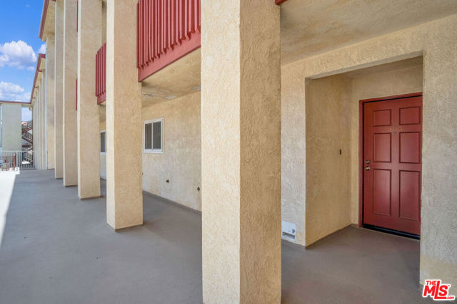 950 Main Street, El Segundo CA: https://media.crmls.org/mediaz/0e5238f7-2acb-446e-b493-c34c0b07876f.jpg