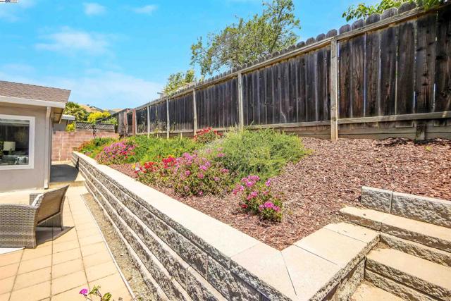 38392 Nebo Dr, Fremont CA: https://media.crmls.org/mediaz/0e524f66-052c-4248-bfa4-2b14f7be5af7.jpg