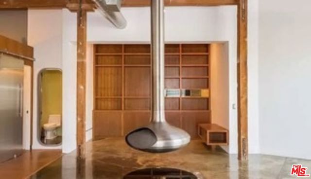 122 Mildred Avenue, Venice CA: https://media.crmls.org/mediaz/0e52d96b-1c6c-48b0-a15a-ec5907378e4d.jpg